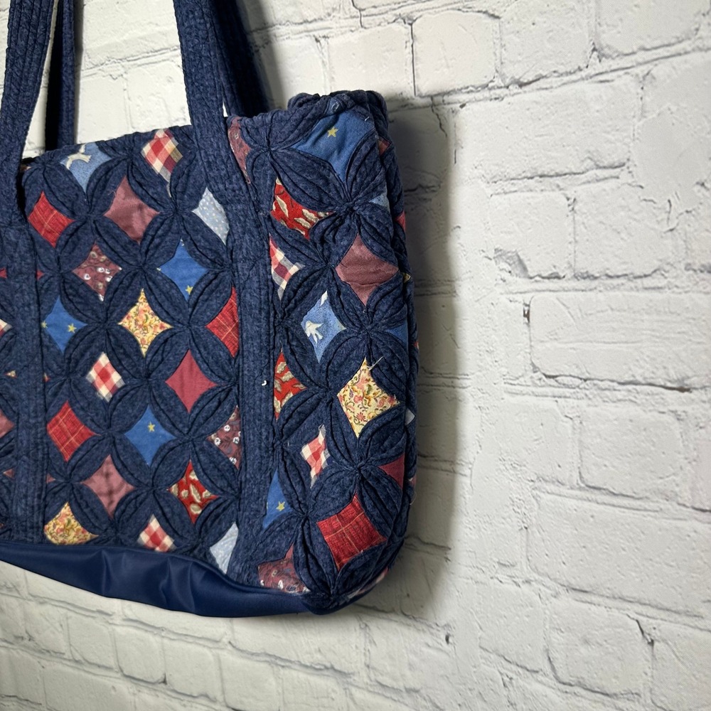Donna Sharp Quilted Tote Bag Cathedral Window Patchwork Navy Blue Red - Picture 5 of 15